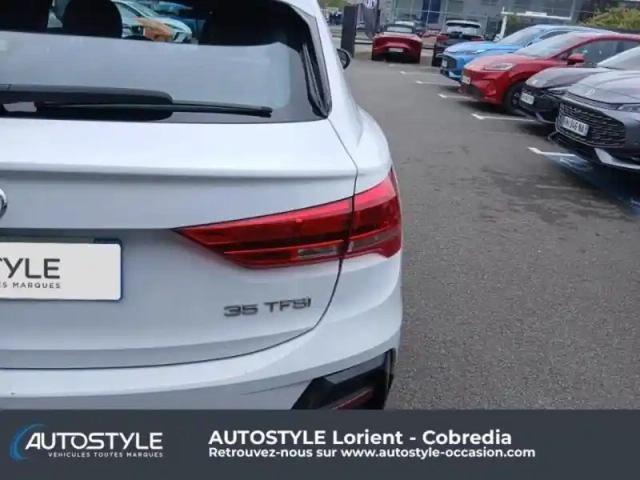 Audi Q3 sportback 35 tfsi 150ch design s tronic 7 — photo 4