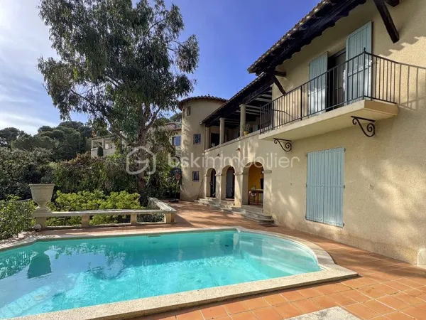 Maison 6 pièces 210 m²