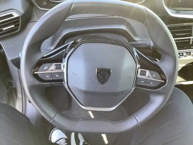 Peugeot 208 puretech 75 s&amp;s bvm5 — photo 9