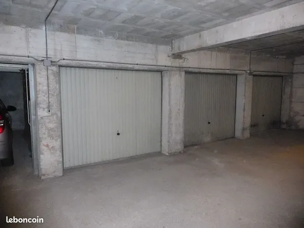 Garage / box Pour Véhicule Creil centre ville (proche gare/ quartier Voltaire, 78 rue victor Hugo)