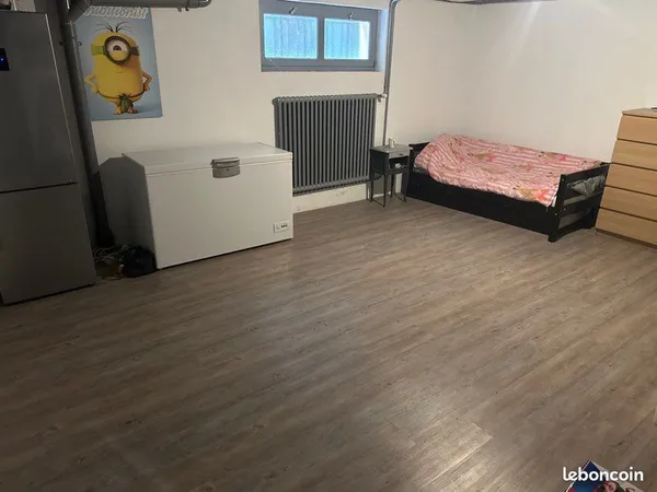 Loue chambre meublée de 25m2 accès privatif