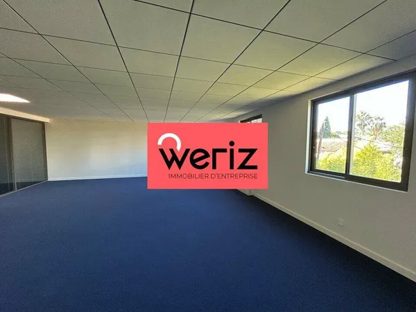 Bureaux 658 m²