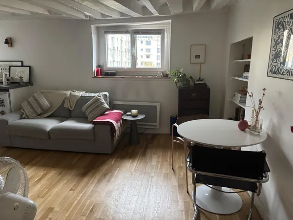 Location Studio Meublé Belleville