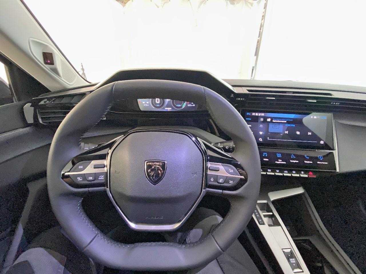 Peugeot 308 hybrid 145 e-dcs6 allure — photo 12