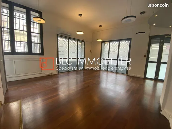Local commercial 130 m² MARSEILLE
