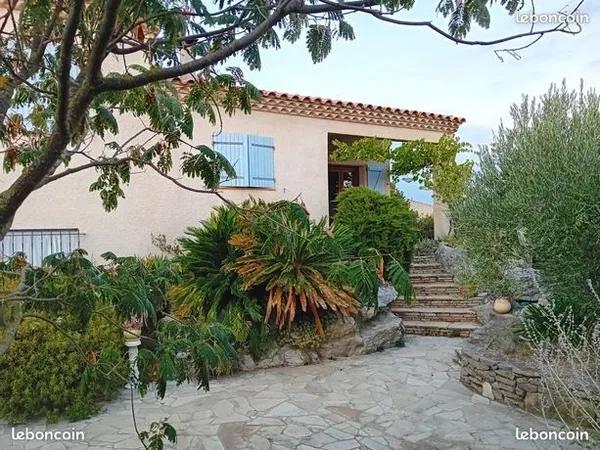 Maison de 220m2 avec piscine