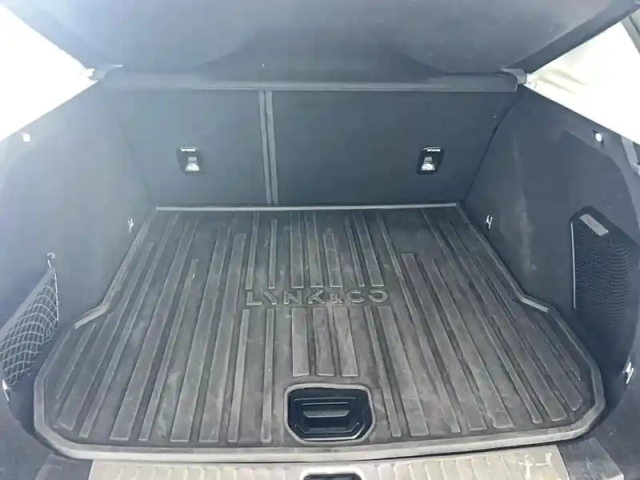 Lynk&Amp;Co 01 1.5 phev 261 ch dcth7 — photo 5