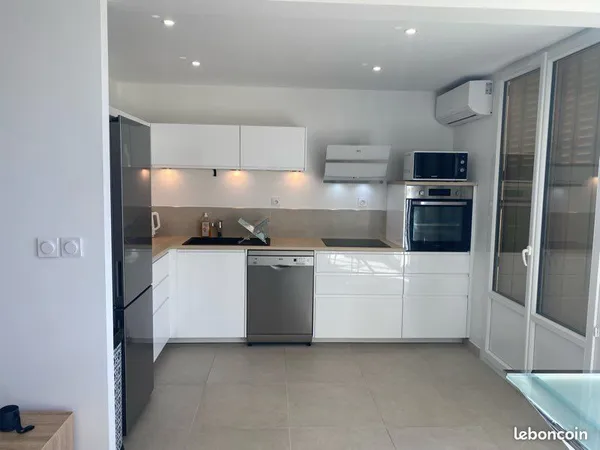 Appartement T4 refait à neuf - 70 m² - Vue très dégagée, balcon, clim, cave & parking - Villeurbanne