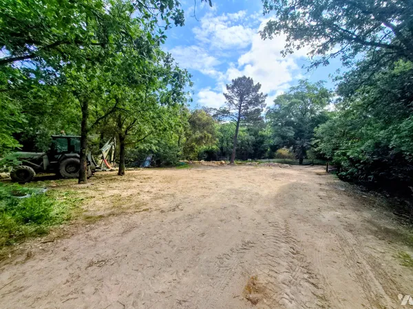 Terrain 1300 m²