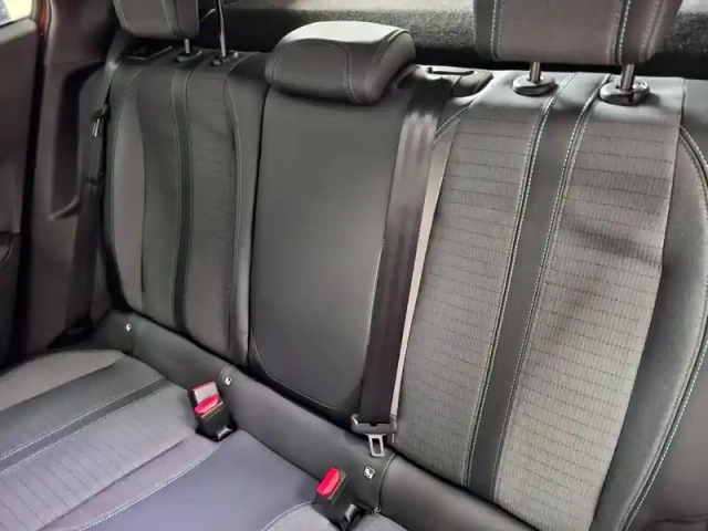 Peugeot 2008 puretech 100 s&amp;s bvm6 — photo 13