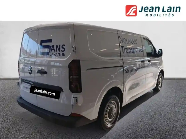 Volkswagen Transporter van l1h1 2.0 tdi 150 bva8 — photo 5