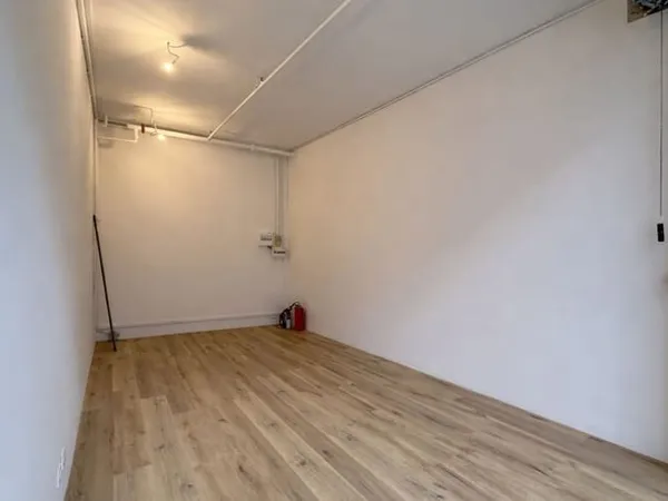 Local commercial 18 m²