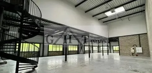 395 M² ENTREPOT BUREAUX A VENDRE A PUSIEUX