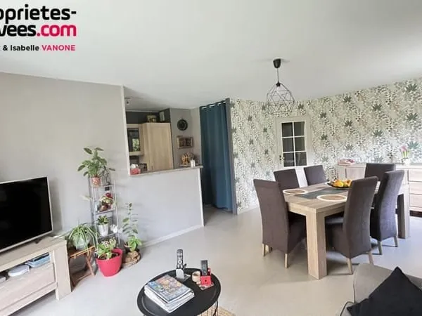 Appartement Type 3 - 73 m² habitables - place de parking privative + 1 garage - jardin