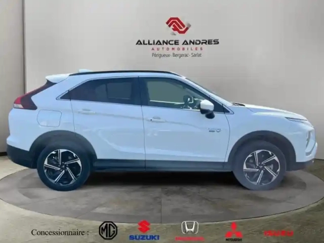 Mitsubishi Eclipse cross 2.4 mivec phev 188ch invite 4wd 2023 — photo 6