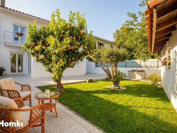Vends villa - 180 m² - 7 pièces, 4 chambres - Perpignan 66000