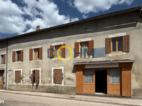Local 6 pièces 300 m²