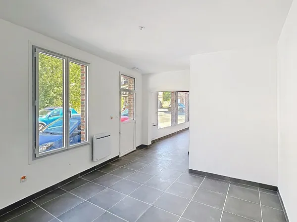 Local commercial 1 pièce 43 m²