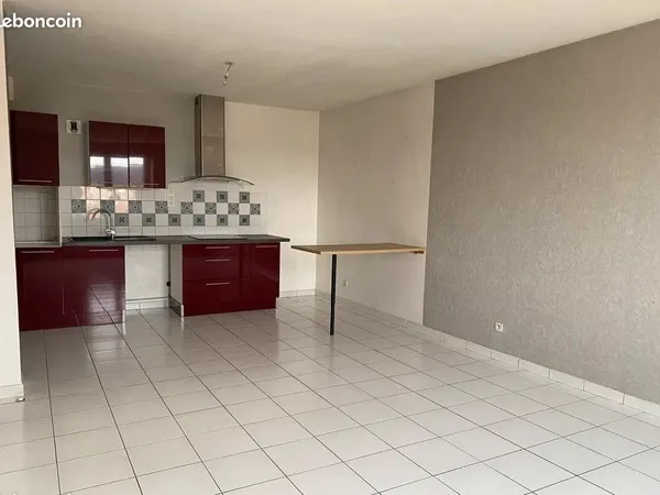 Beau 3P 50m² avec parking FAUBOURG 3 MAISONS