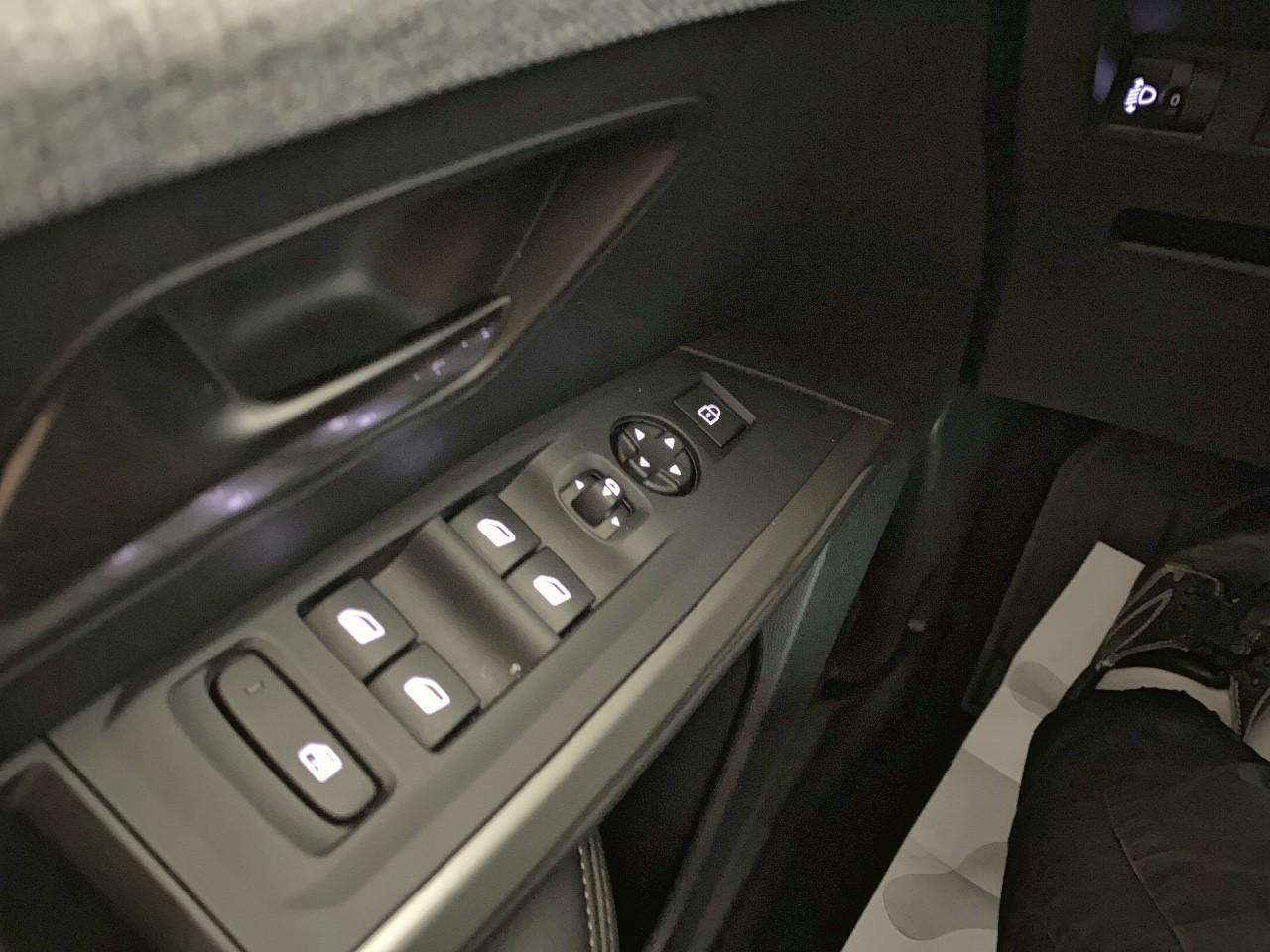 Peugeot 5008 hybrid 145 ch e-dcs6 allure — photo 20