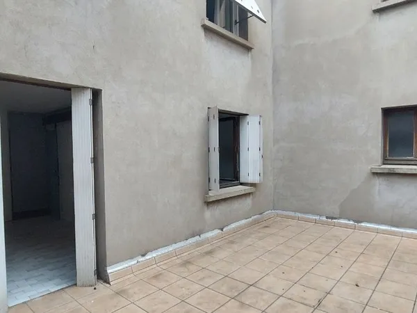 Vends T3 st vallier centre avec cour