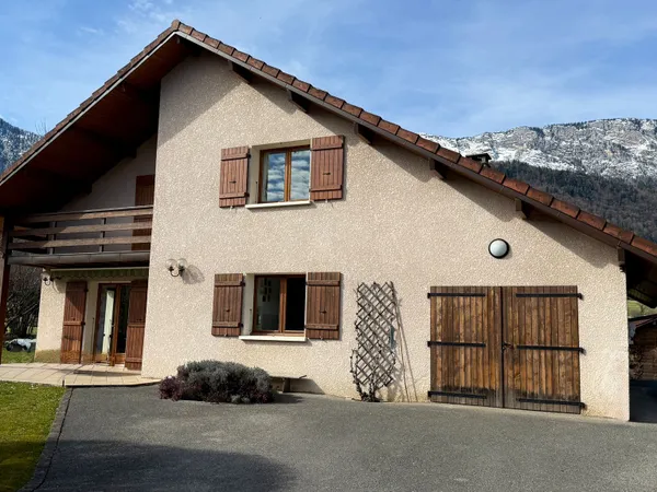 Vends maison avec vue montagne et calme absolu
