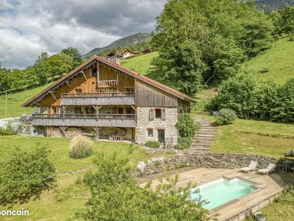 Chalet 6 pièces 320 m²