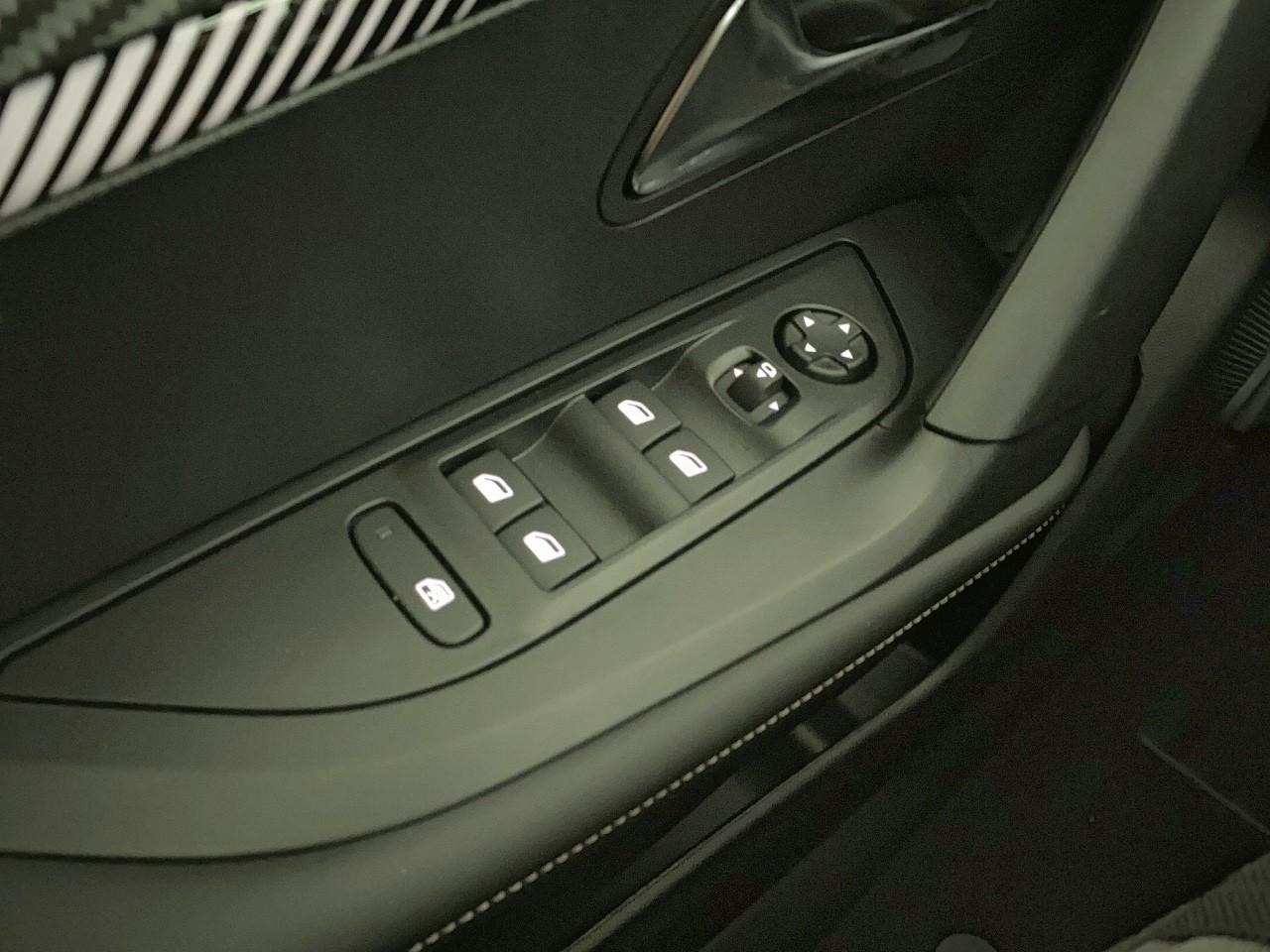 Peugeot 2008 hybrid 145 ch e-dcs6 allure — photo 20