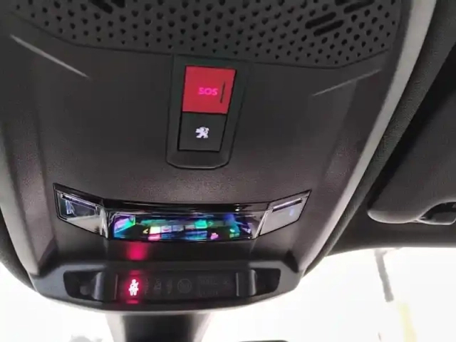 Peugeot 2008 puretech 130 s&amp;s bvm6 gt — photo 25