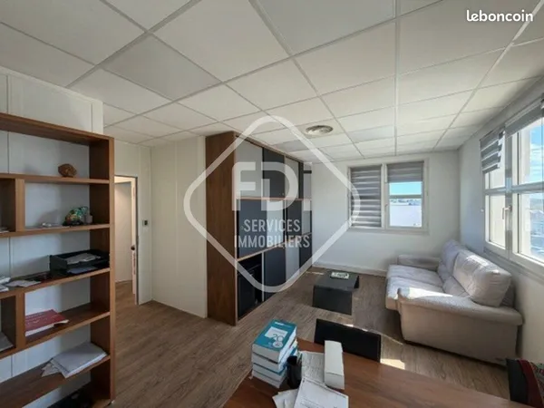 Bureaux 463 m² LATTES
