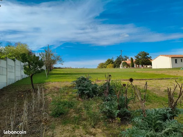 Terrain constructible au bord du Thouet