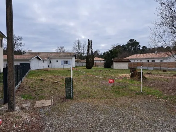 Terrain 1014 m²