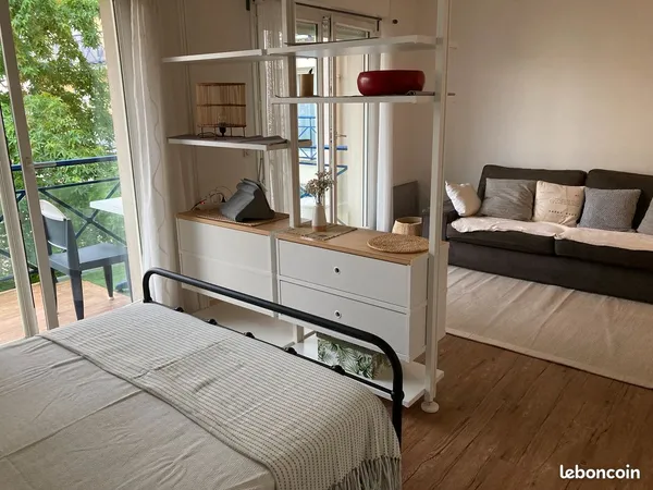 Studio meublé 32 m² avec parking et balcon - Vieux-Lille