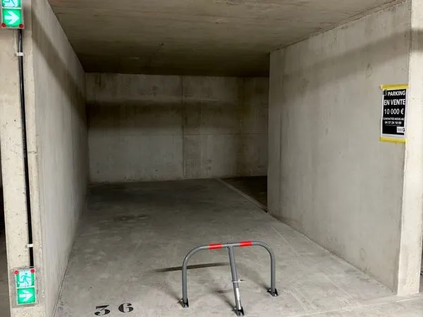 Place de parking en sous-sol avec arceau à louer dans la résidence 'Nidéal'