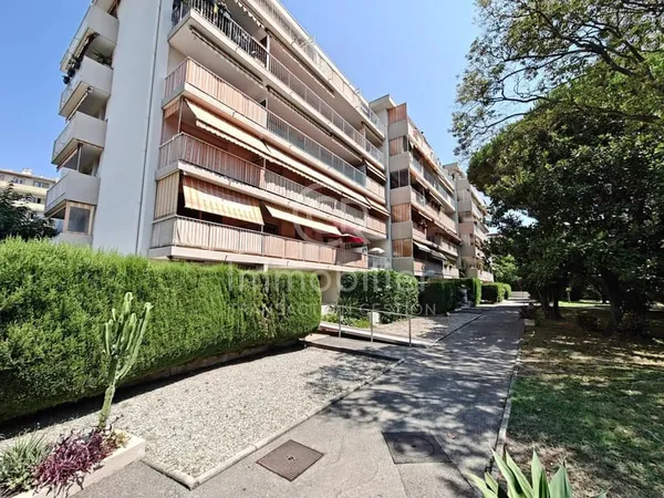 T3 TRAVERSANT SUD-NORD 62M² REZ-DE-JARDIN