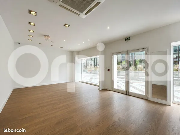 Local commercial 60 m²