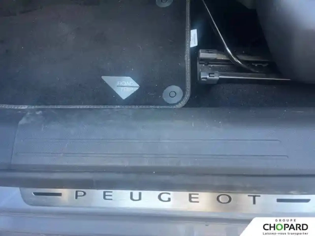 Peugeot 208 puretech 100 s&amp;s eat8 — photo 13