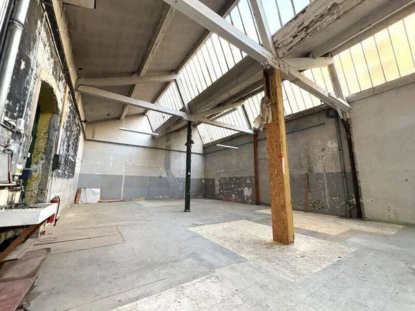 Local 298 m²