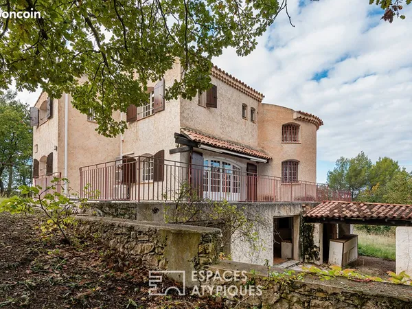 Propriété 10 pièces 227 m²