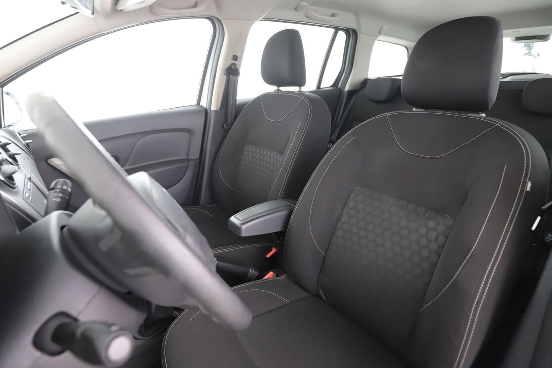 Dacia Logan MCV 1.5 dCi Prestige — photo 9