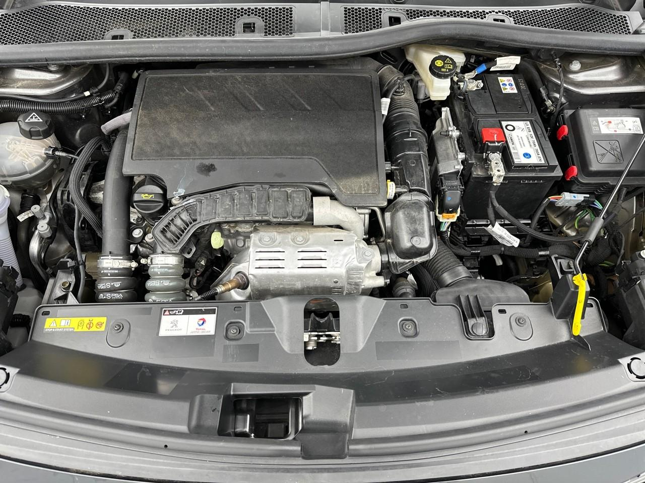 Peugeot 2008 puretech 130 s&s eat8 allure pack — photo 13