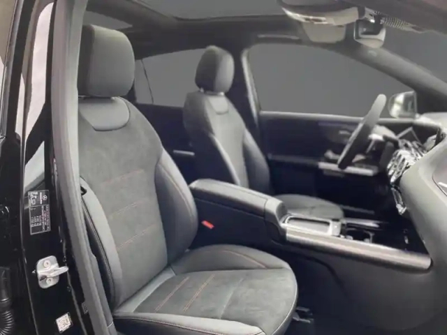 Mercedes Gla 250 e hybrid eq edition 140 — photo 18