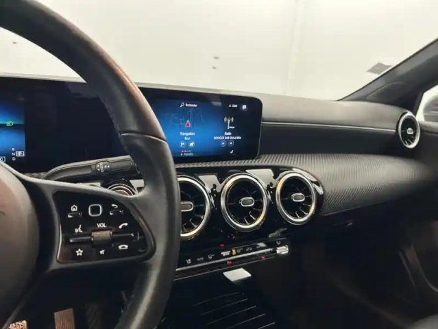 Mercedes Classe A 180 d 7g-dct style line 5p — photo 17