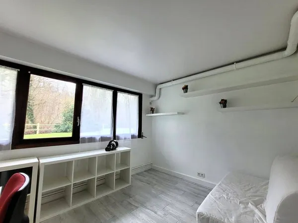 Studio 1 pièce 14 m²