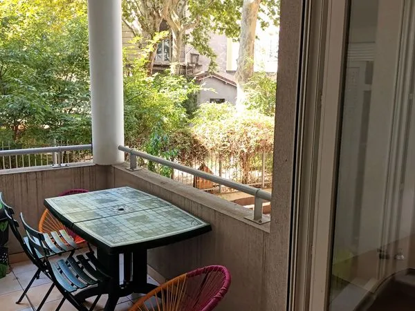 2 pièces Saxe Gambetta avec balcon