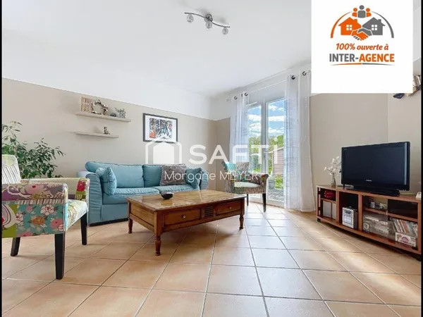 Maison de plain-pied quatre chambres avec jardin