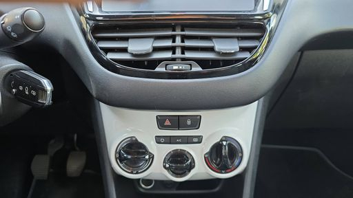 Peugeot 208 1.2 PureTech 68 - Like – 2018 – 128156 km – Essence – Boîte Manuelle — photo 24