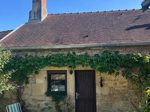 Maison en pierre dans les hauteurs de Brémur et Vaurois