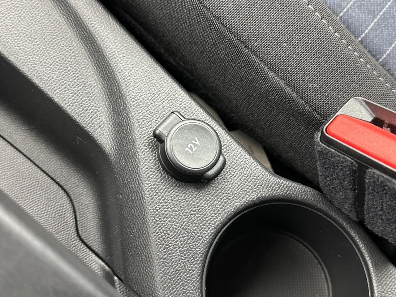 Peugeot 208 puretech 75 s&s bvm5 like — photo 26