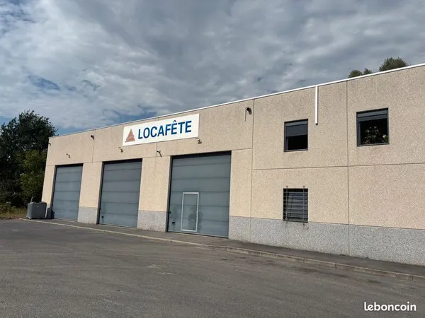 Local d'activité 658 m²